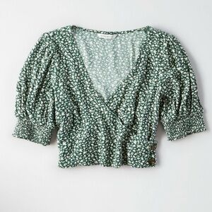 🌻American Eagle Green White Floral Faux Wrap Crop Top SIze Medium